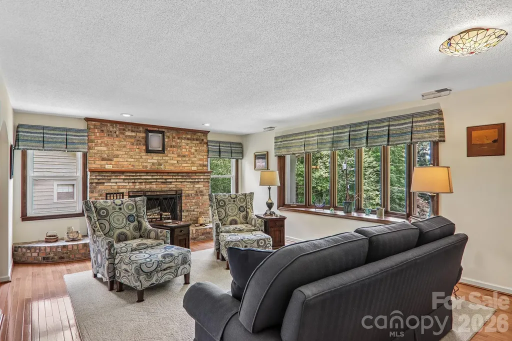 57 Chateau Lane Waynesville NC 28786