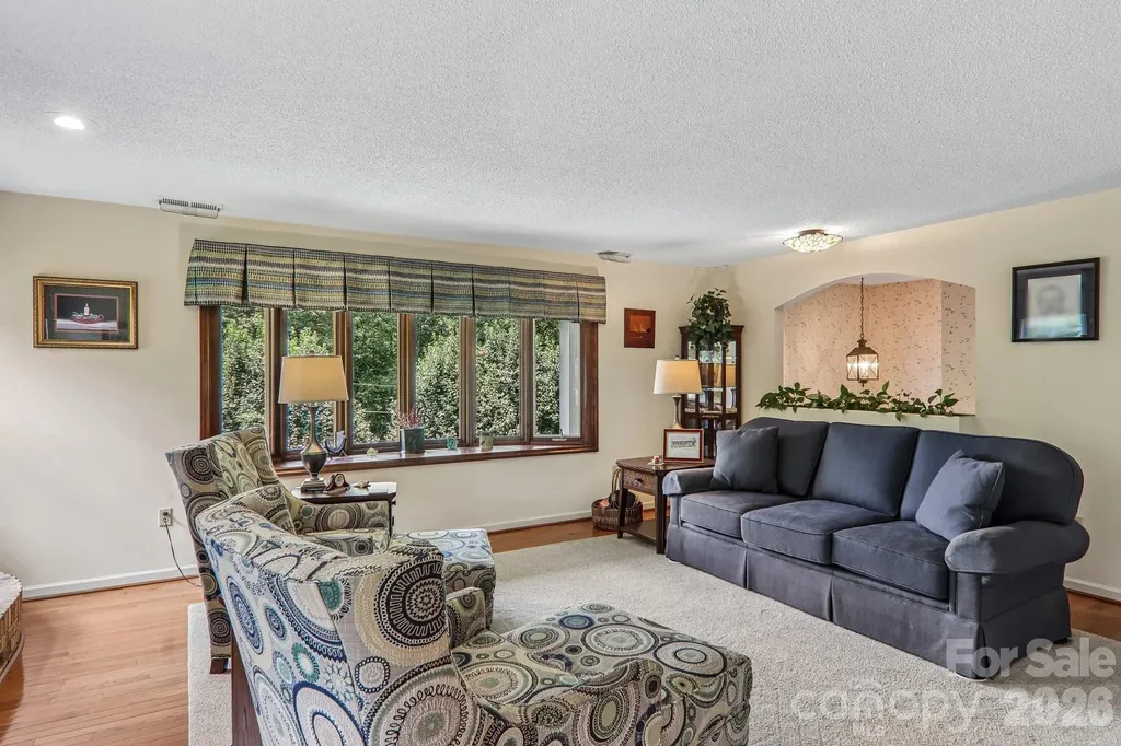 57 Chateau Lane Waynesville NC 28786