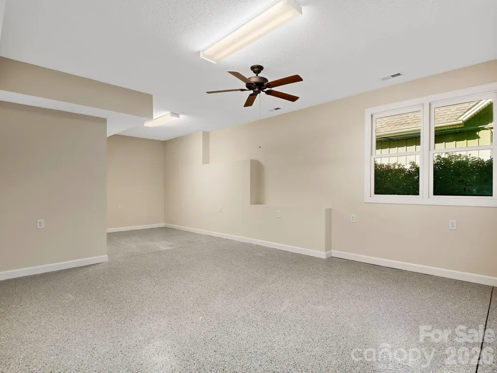 54 Deep Valley Lane Hendersonville NC 28791