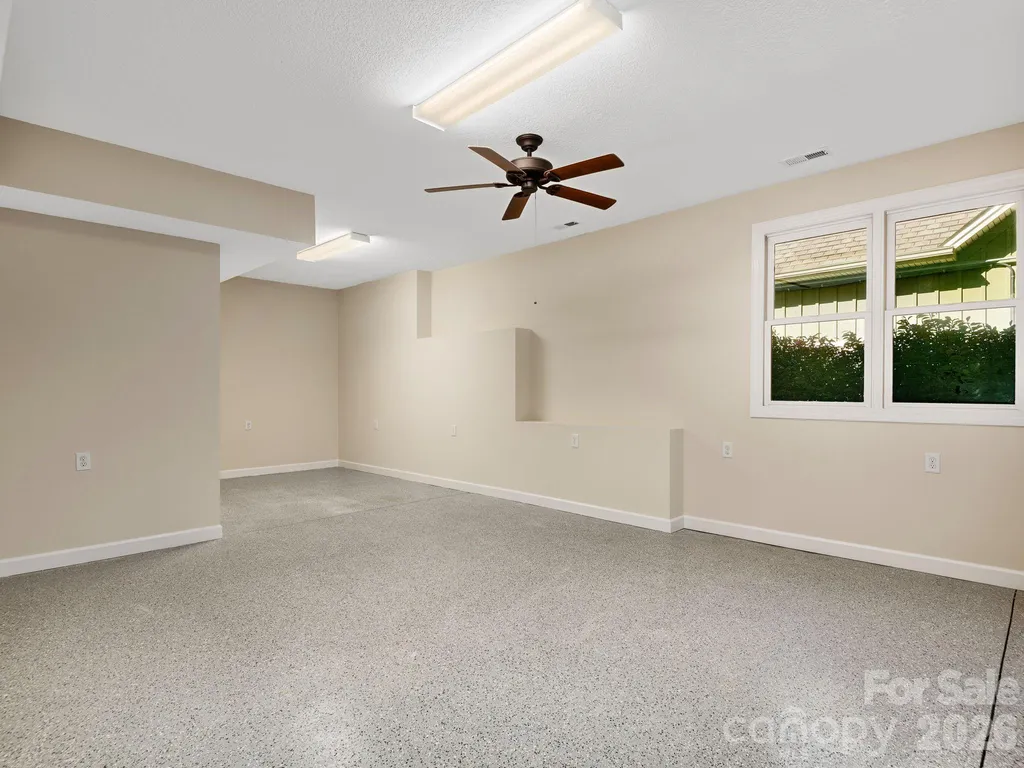 54 Deep Valley Lane Hendersonville NC 28791