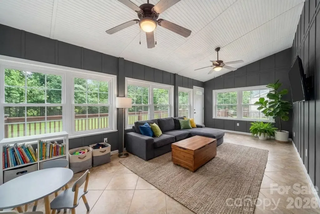 8 Wedgewood Drive Mills River NC 28759