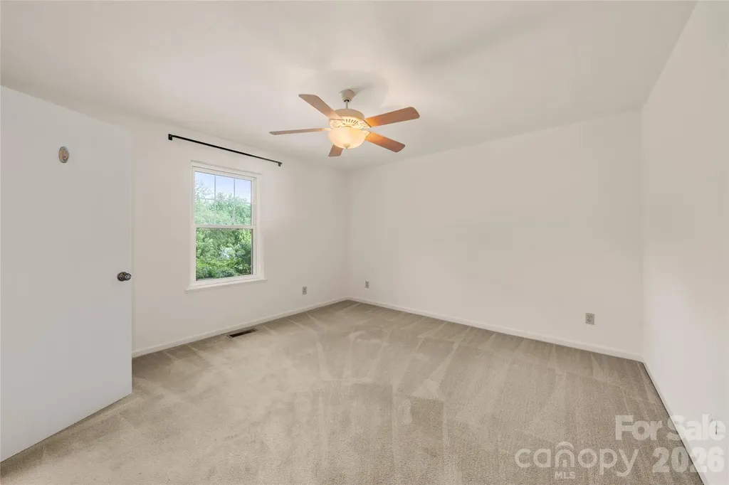 8 Wedgewood Drive Mills River NC 28759