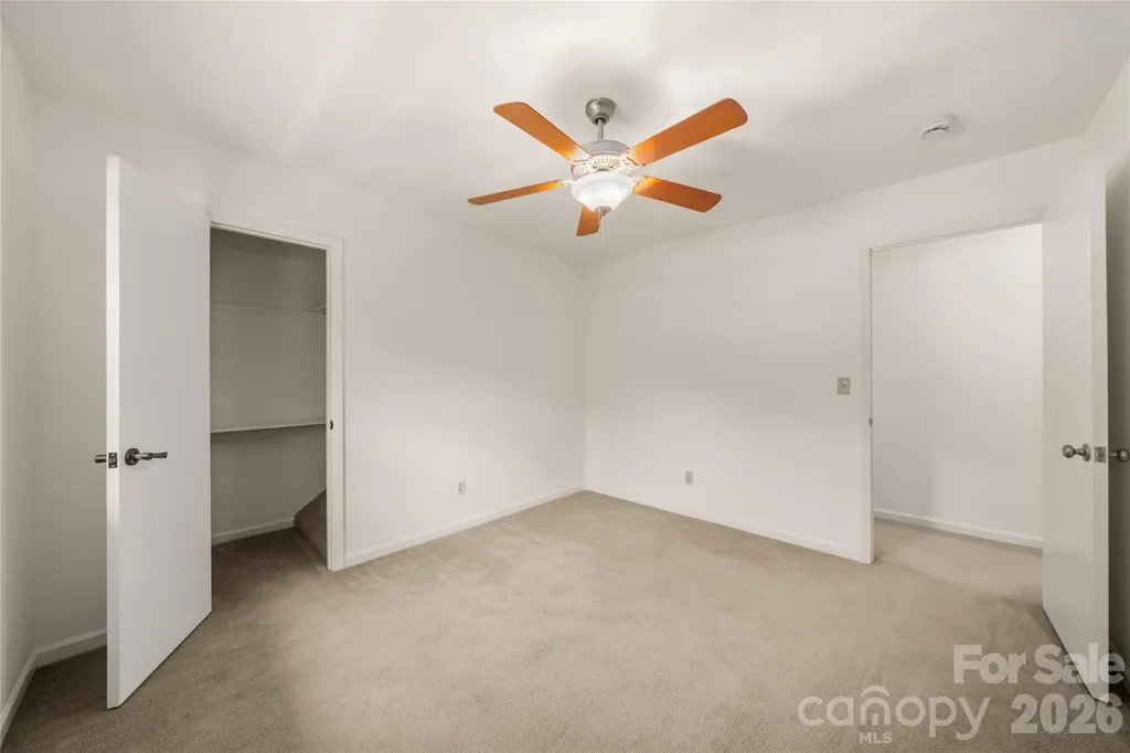 8 Wedgewood Drive Mills River NC 28759