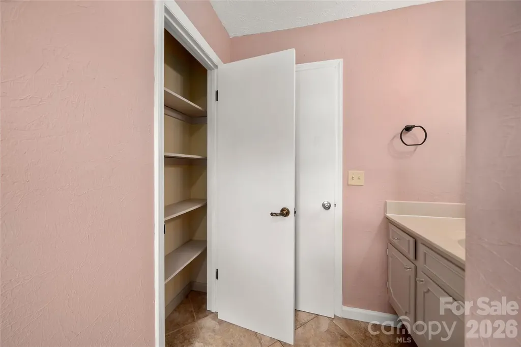 8 Wedgewood Drive Mills River NC 28759
