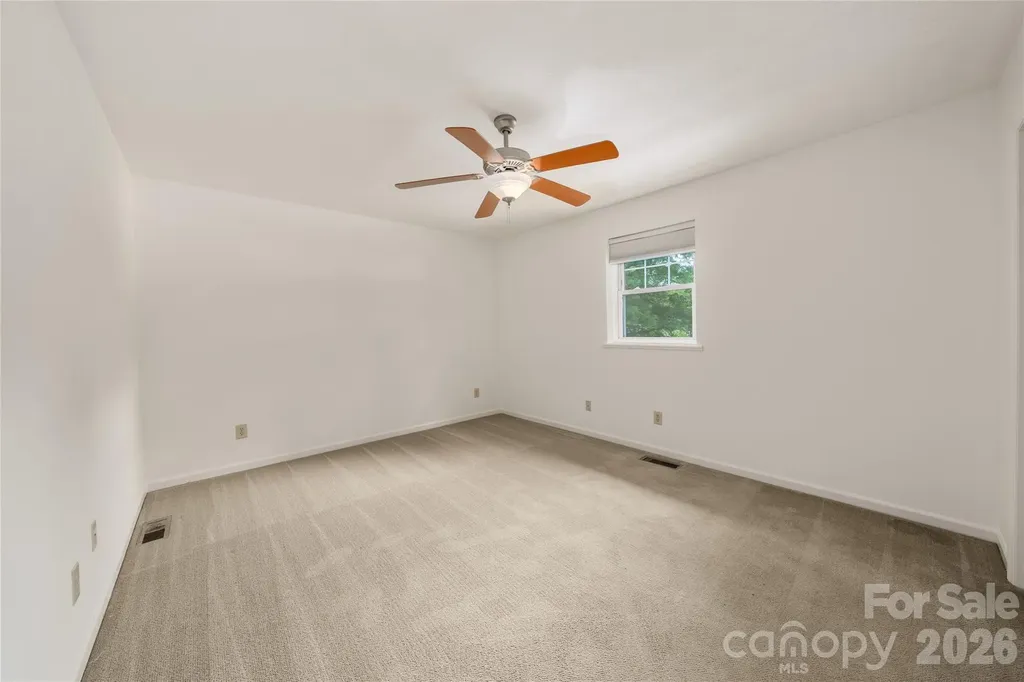 8 Wedgewood Drive Mills River NC 28759
