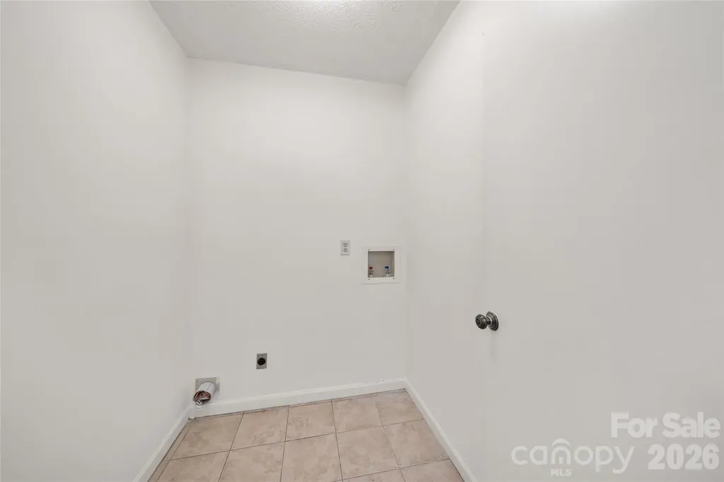 8 Wedgewood Drive Mills River NC 28759