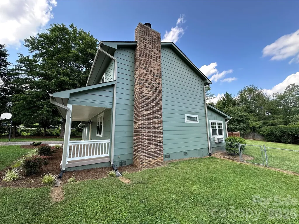 8 Wedgewood Drive Mills River NC 28759