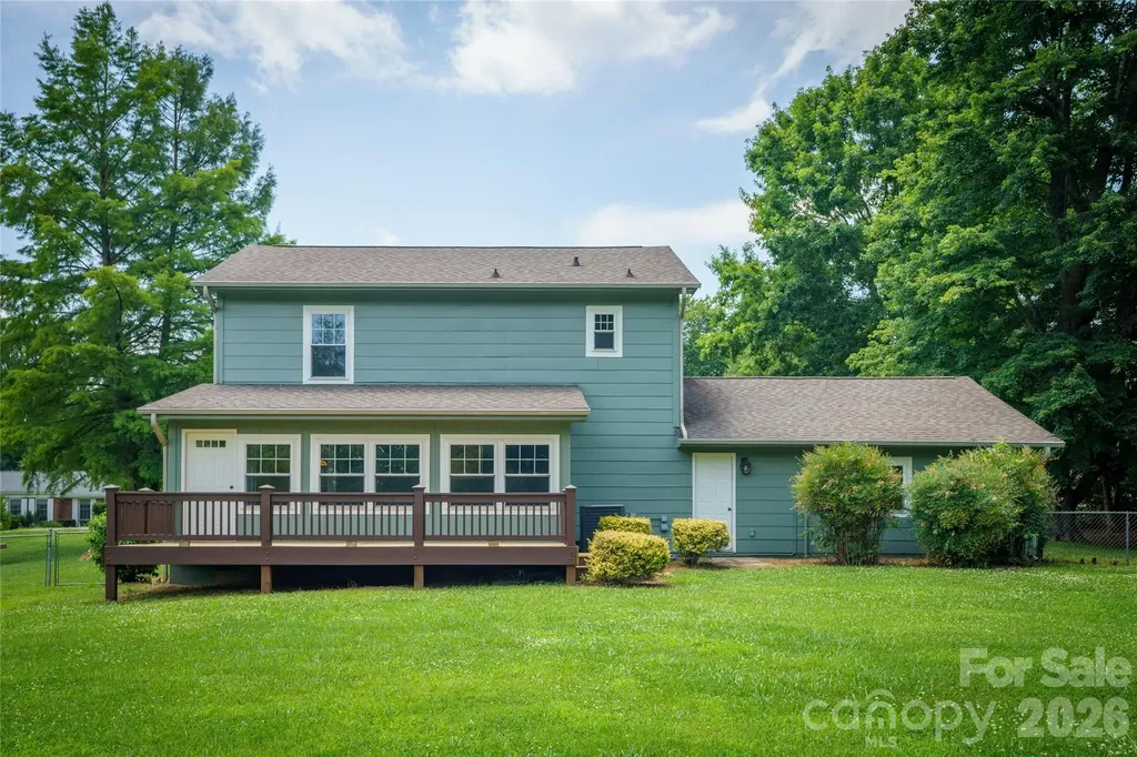 8 Wedgewood Drive Mills River NC 28759