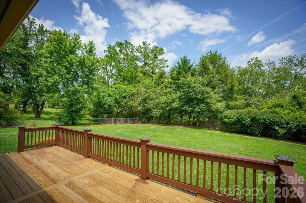 8 Wedgewood Drive Mills River NC 28759