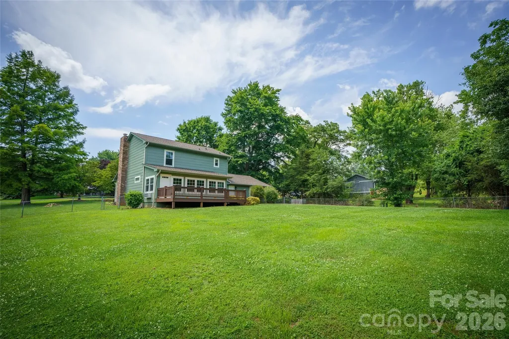8 Wedgewood Drive Mills River NC 28759