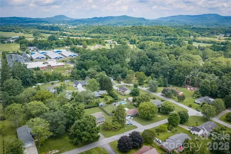 8 Wedgewood Drive Mills River NC 28759