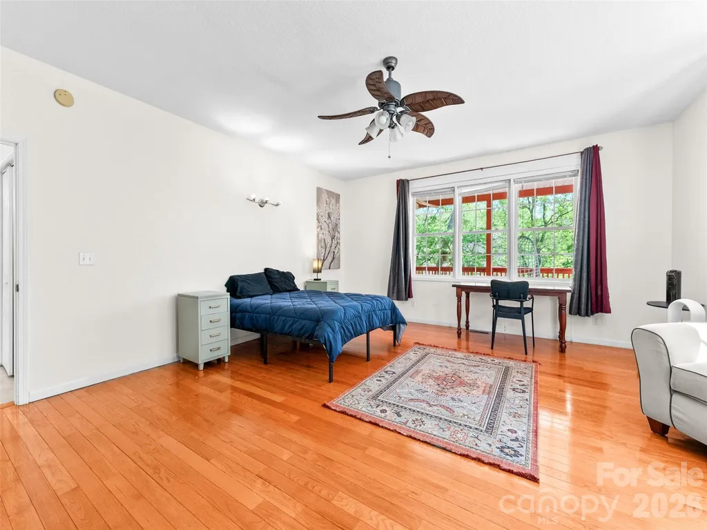 64 Wyoming Road Asheville NC 28803