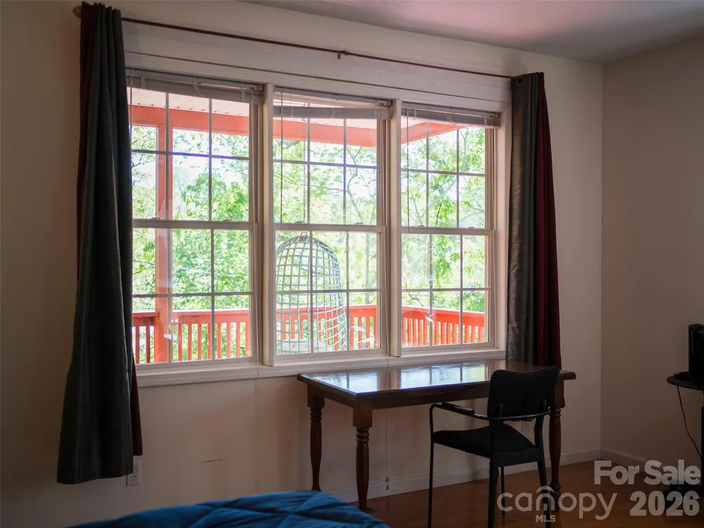 64 Wyoming Road Asheville NC 28803