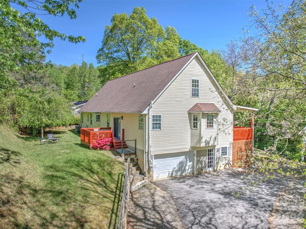 64 Wyoming Road Asheville NC 28803