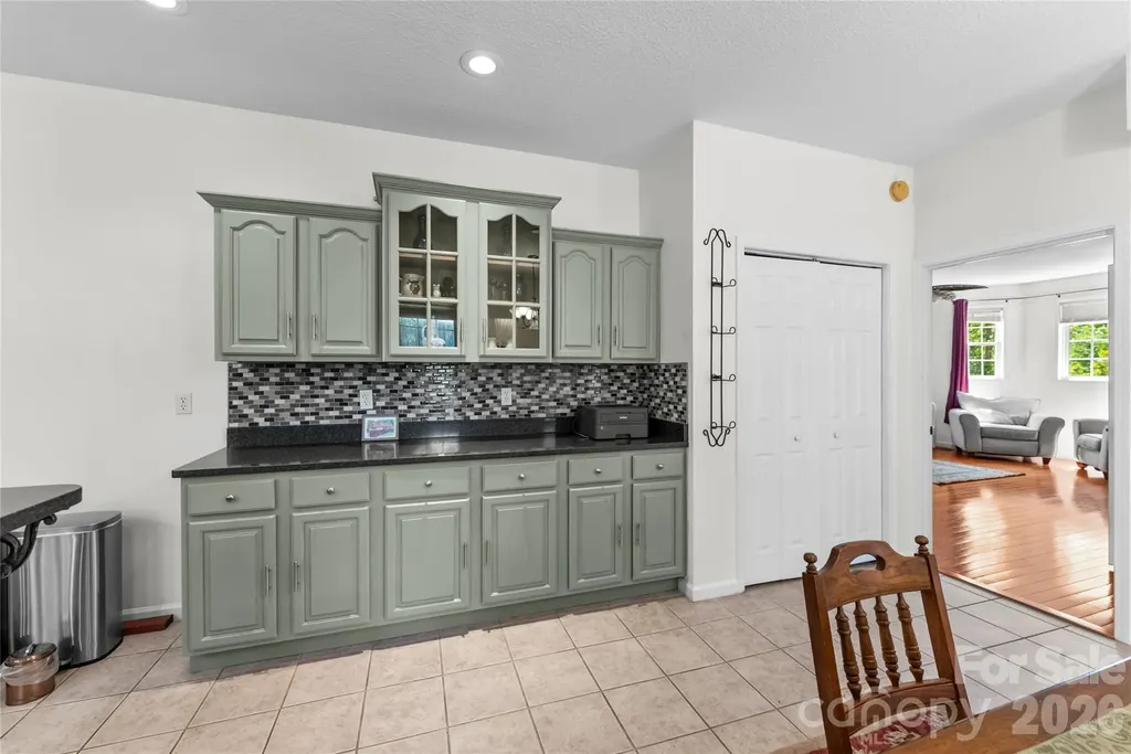 64 Wyoming Road Asheville NC 28803