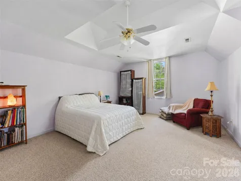 64 Wyoming Road Asheville NC 28803