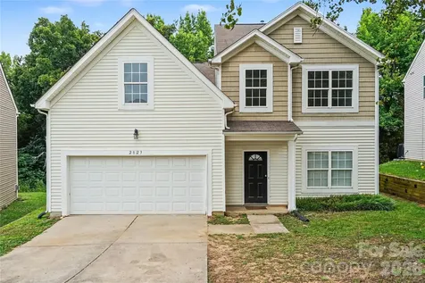 2823 Forest Grove Court Charlotte NC 28269