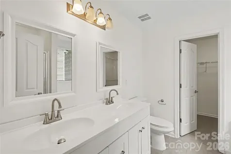 2823 Forest Grove Court Charlotte NC 28269