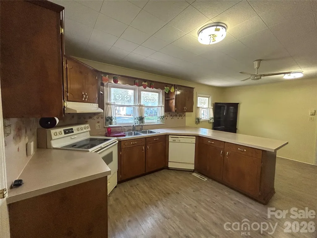 402 E 24th Street Kannapolis NC 28083