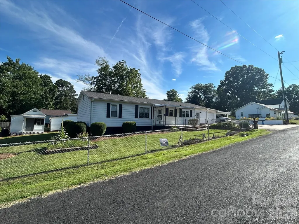402 E 24th Street Kannapolis NC 28083