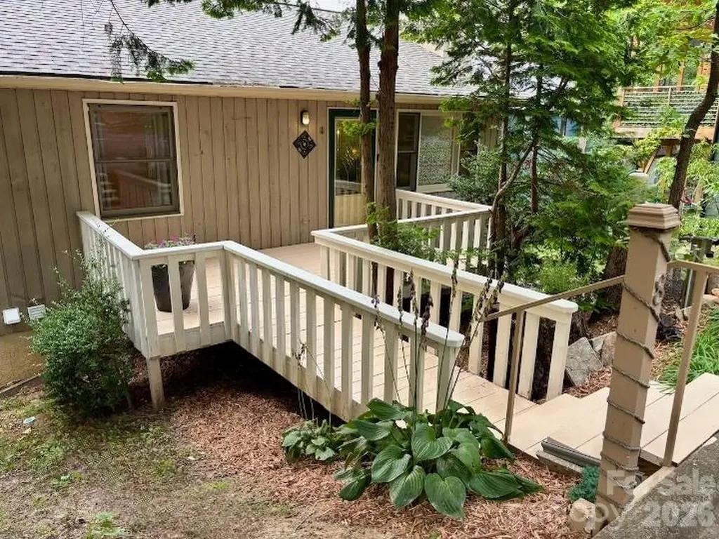 127 Riverview Drive Asheville NC 28806