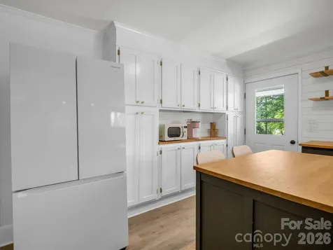 363 Etowah School Road Hendersonville NC 28739