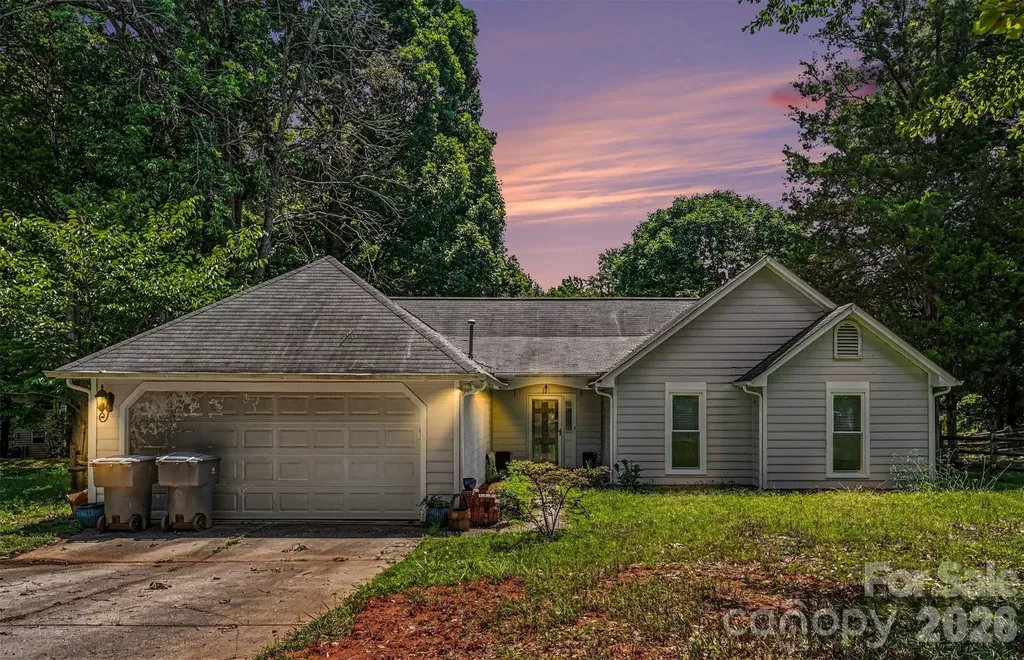 8410 Gidleigh Court Charlotte NC 28216