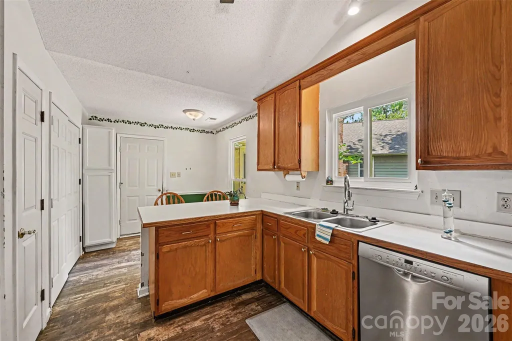 8410 Gidleigh Court Charlotte NC 28216