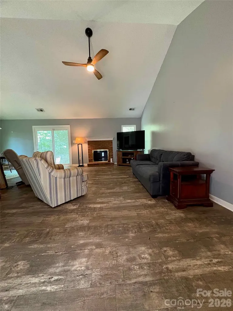 8410 Gidleigh Court Charlotte NC 28216
