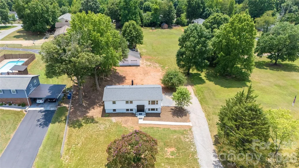 2330 40th Avenue Court NE Hickory NC 28601