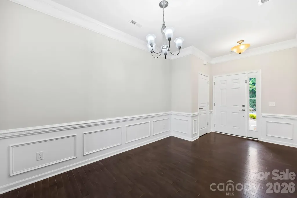 2459 Diplomat Lane Charlotte NC 28210