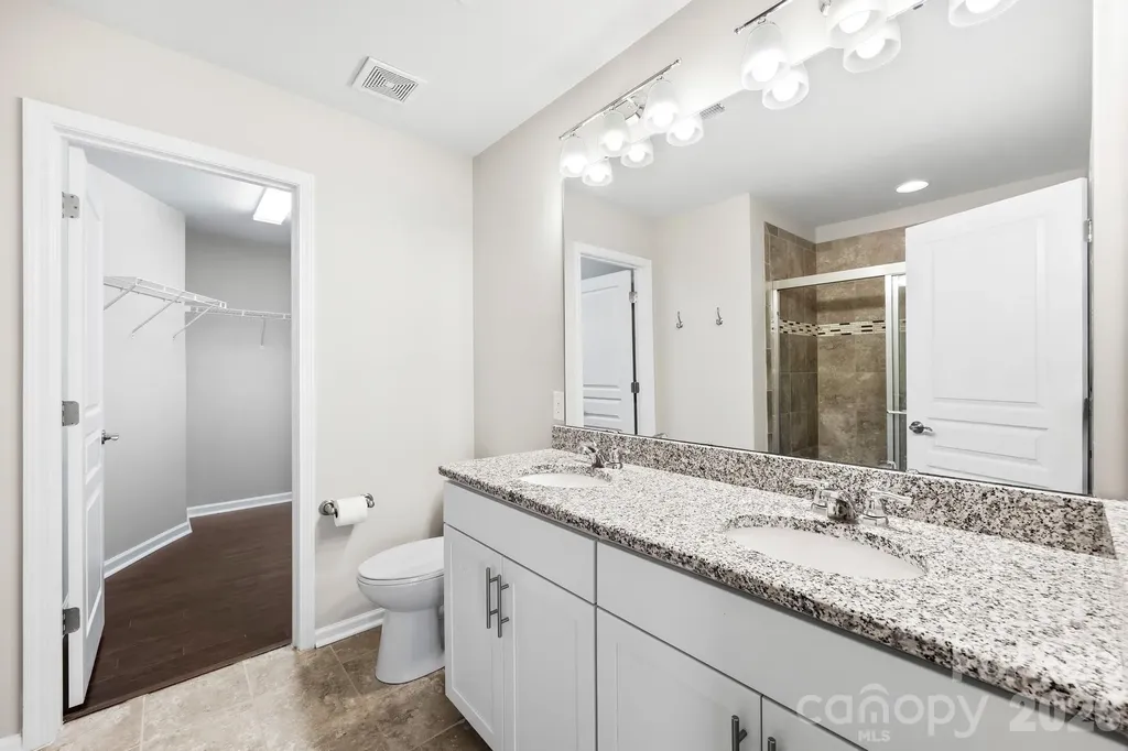 2459 Diplomat Lane Charlotte NC 28210
