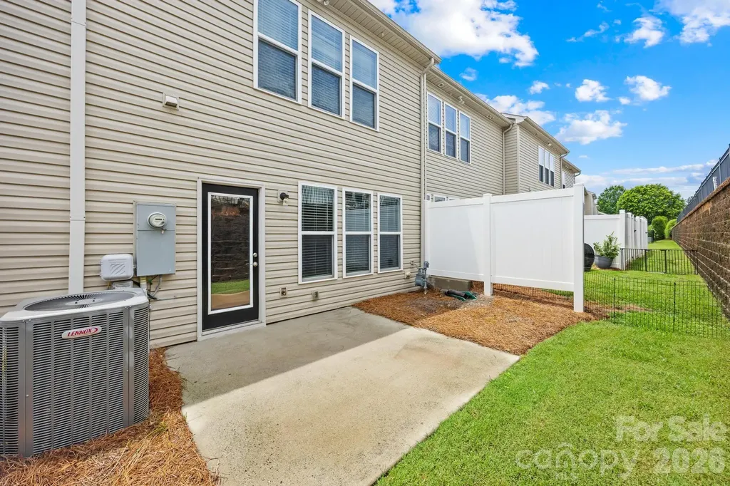 2459 Diplomat Lane Charlotte NC 28210