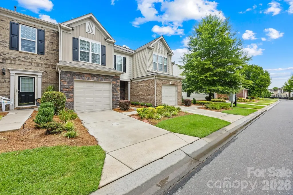 2459 Diplomat Lane Charlotte NC 28210