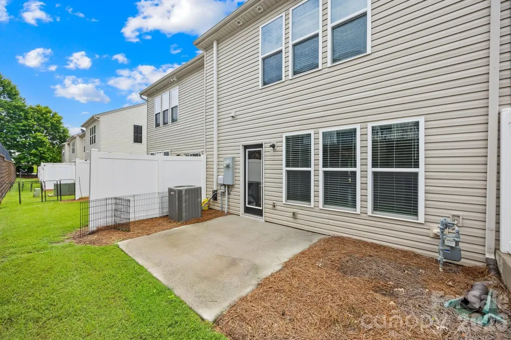 2459 Diplomat Lane Charlotte NC 28210