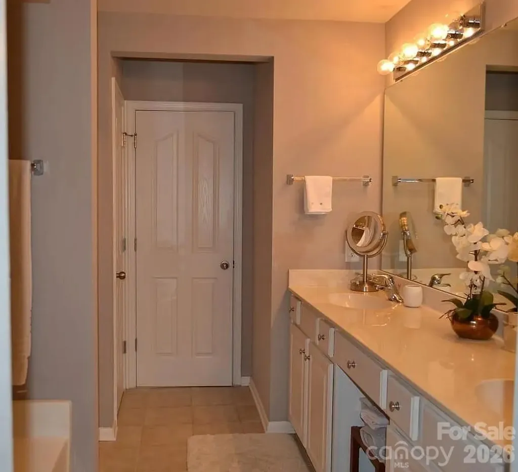 9032 Bishop Crest Lane Charlotte NC 28277