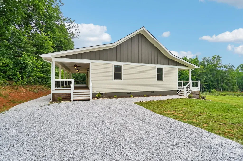 246 Appalachian Spruce Pine NC 28777