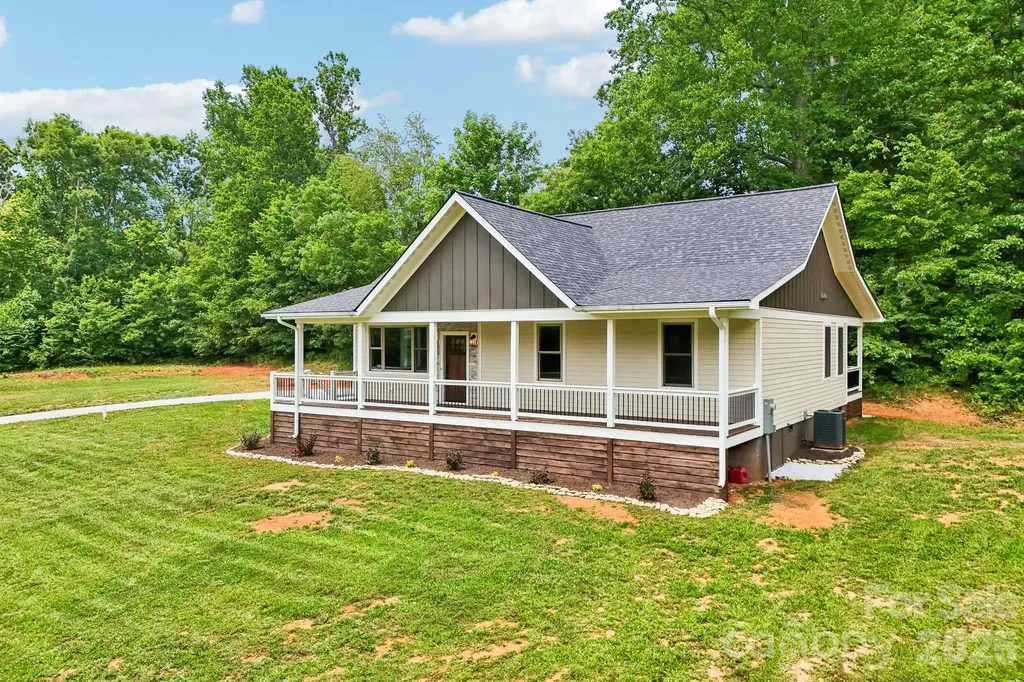 246 Appalachian Spruce Pine NC 28777