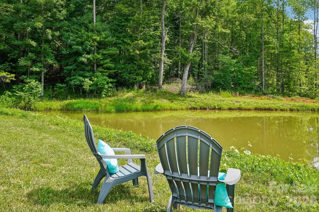 246 Appalachian Spruce Pine NC 28777