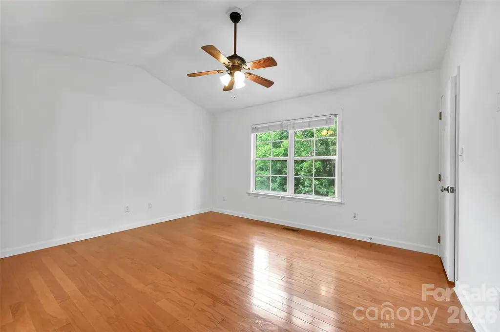 11 Ridgeland Lane Asheville NC 28805
