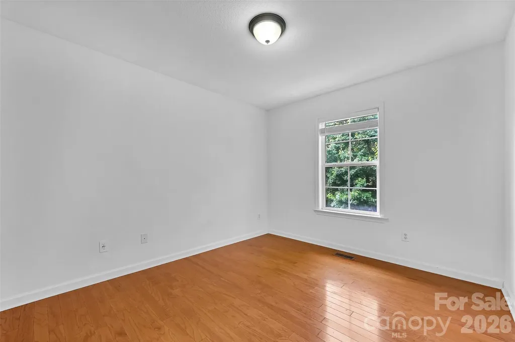11 Ridgeland Lane Asheville NC 28805