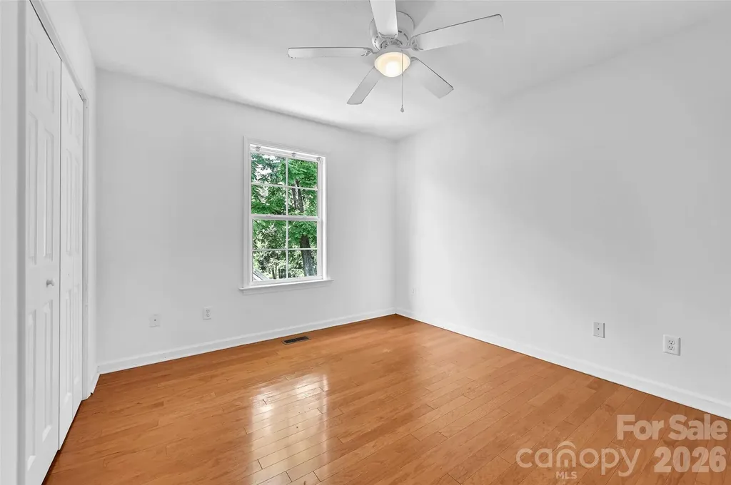 11 Ridgeland Lane Asheville NC 28805