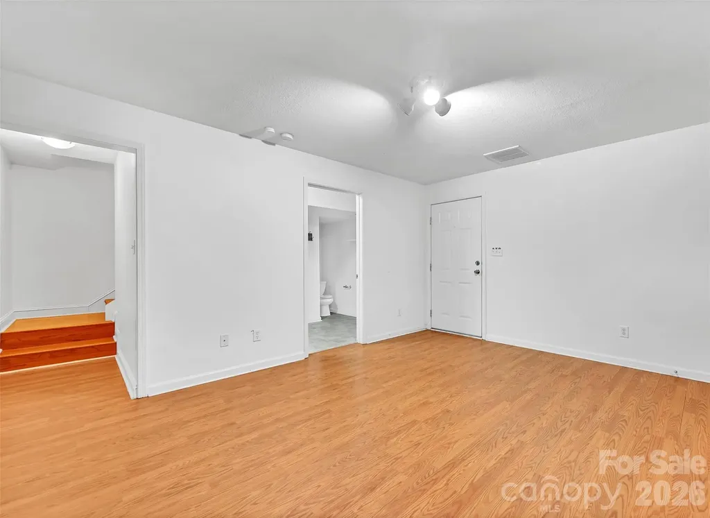 11 Ridgeland Lane Asheville NC 28805