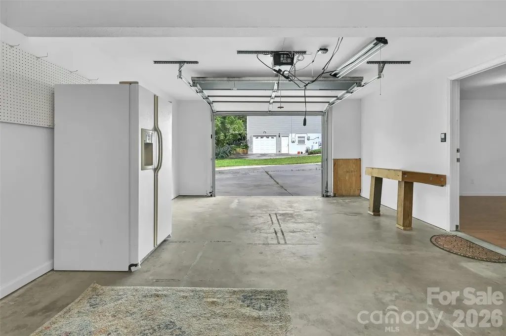 11 Ridgeland Lane Asheville NC 28805