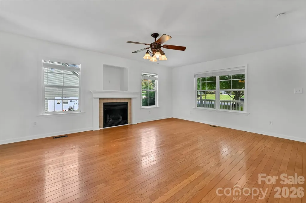 11 Ridgeland Lane Asheville NC 28805