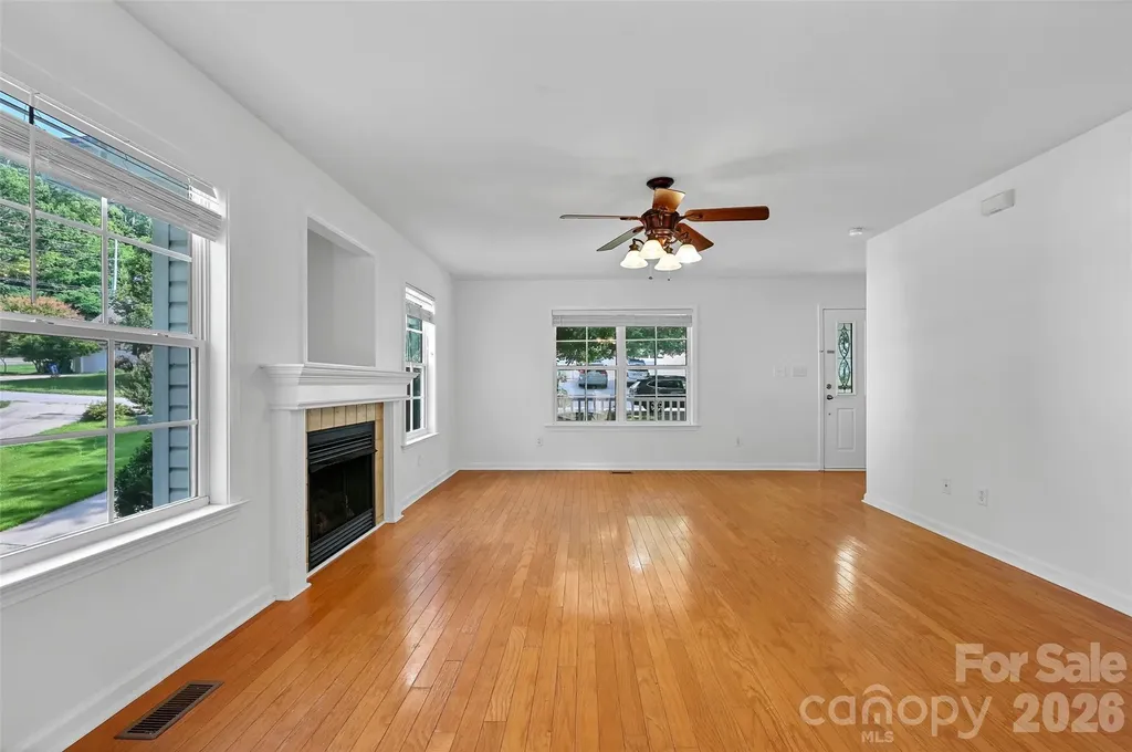 11 Ridgeland Lane Asheville NC 28805