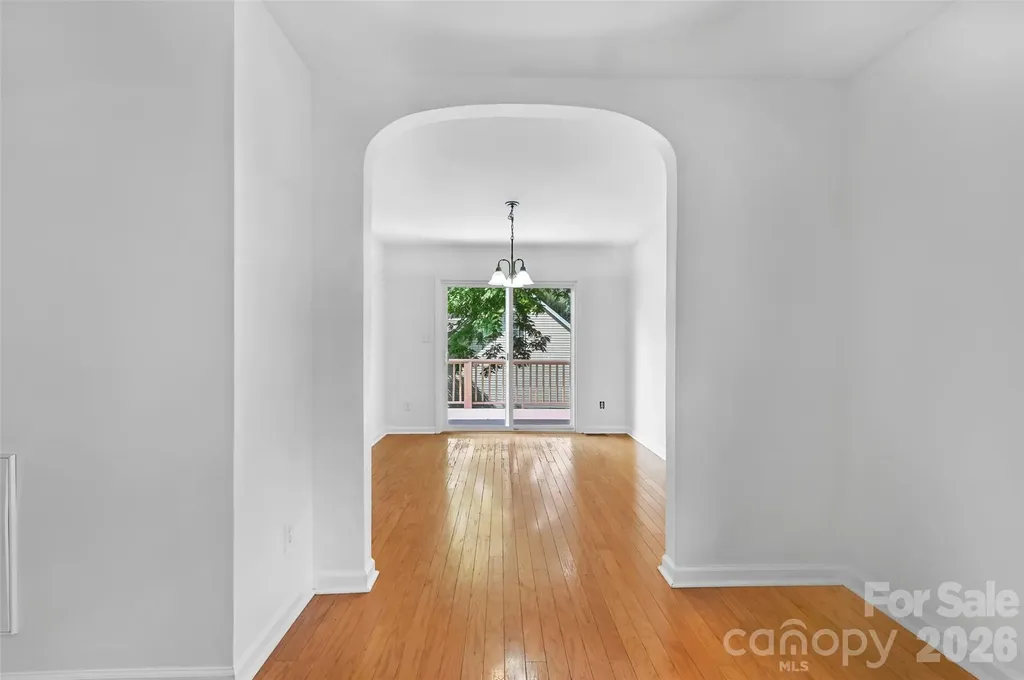 11 Ridgeland Lane Asheville NC 28805