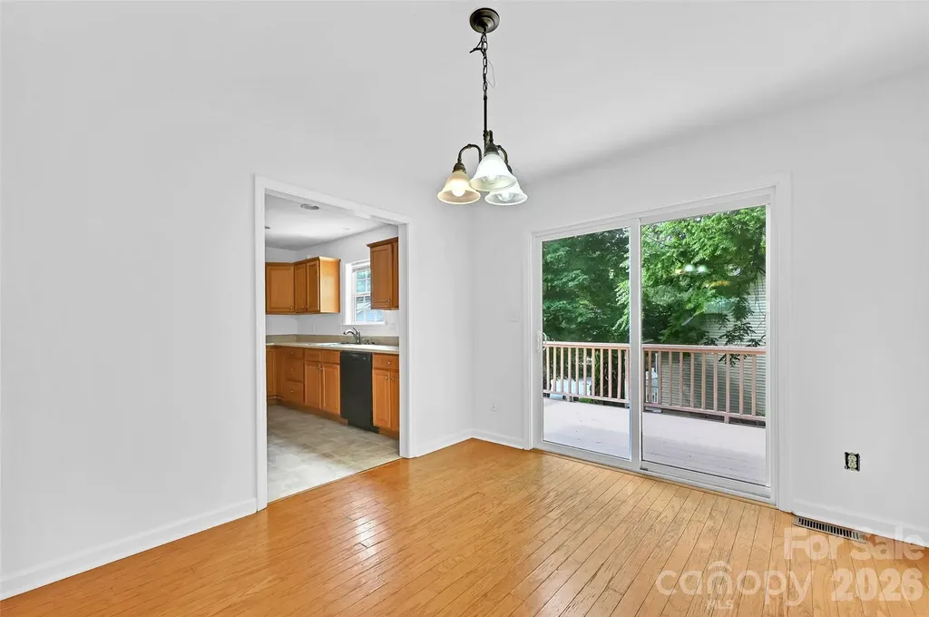 11 Ridgeland Lane Asheville NC 28805