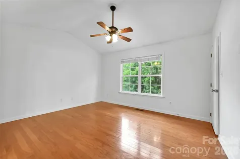 11 Ridgeland Lane Asheville NC 28805