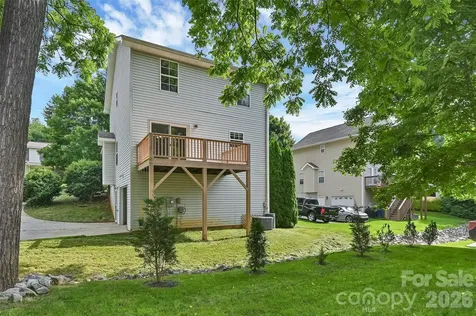 11 Ridgeland Lane Asheville NC 28805